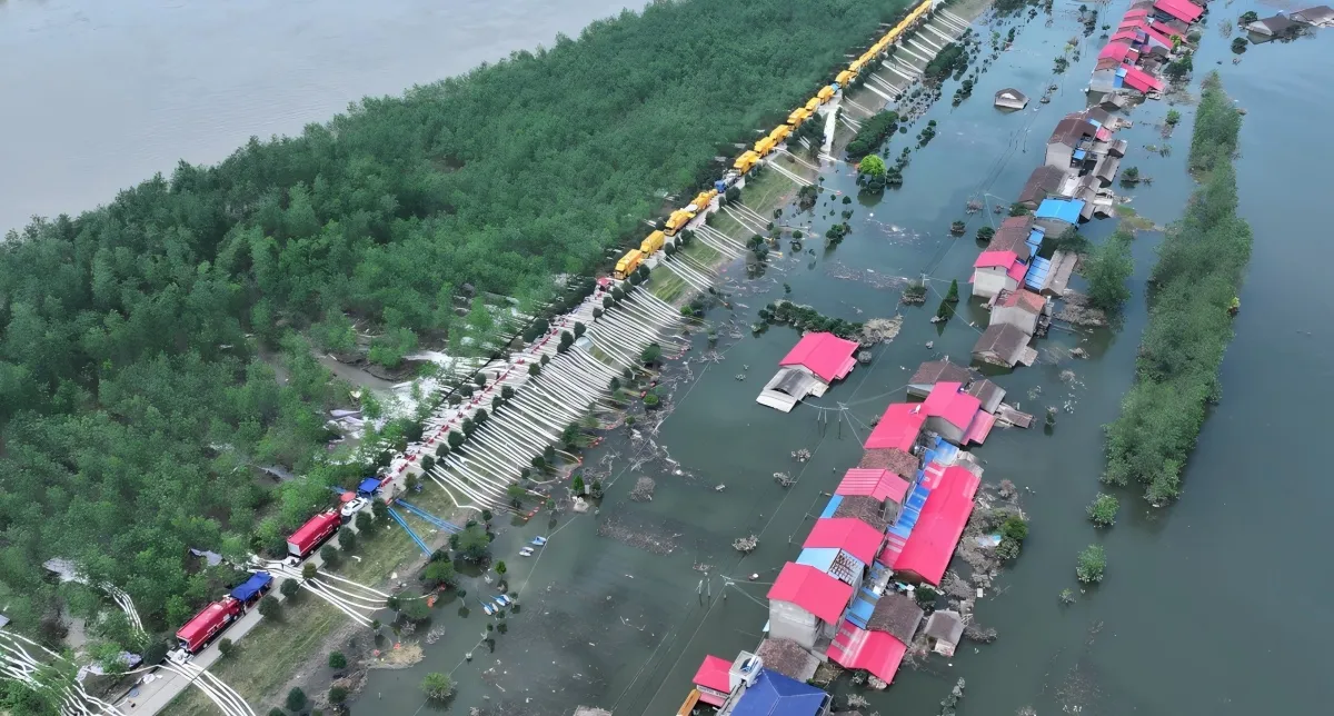 Оборудование для откачки воды на дамбе Туаньчжоуюань